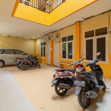 Reddoorz Syariah Near Rs Pirngadi Medan Hotel Ngoại thất bức ảnh